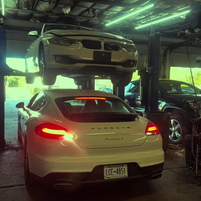 Elevador 2 · Porsche